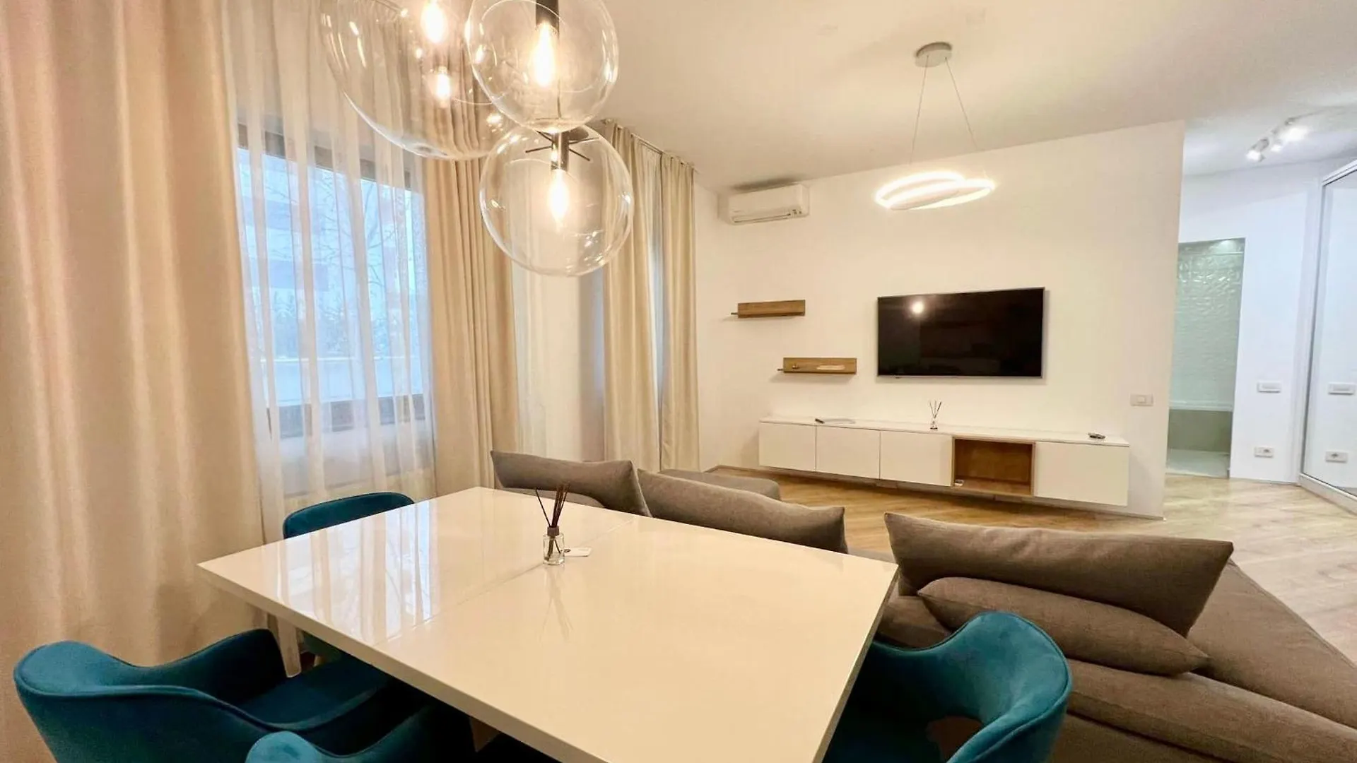 4City North Apartament 2 Rooms Voluntari 0*,